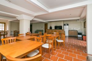 Image 5 - 4956