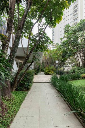 Image 18 - 49603