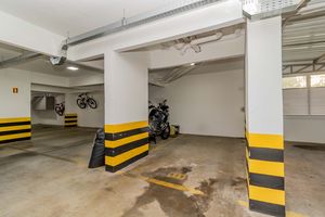 Image 32 - 548299