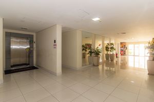 Image 46 - 330324