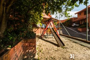 Image 6 - 4988