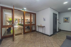 Image 2 - 49956