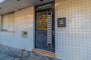 Image 21 - 855395