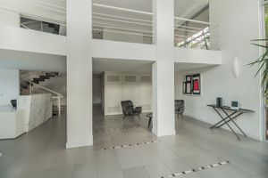 Image 4 - 5045