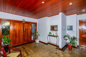 Image 44 - 884155