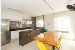 Image 25 - 894629