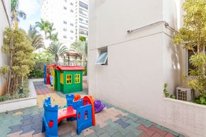 Image 56 - 812773