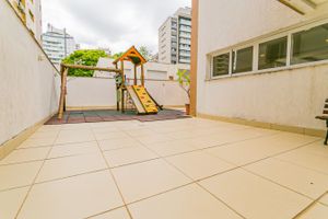 Image 10 - 5061