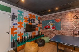 Image 35 - 329244