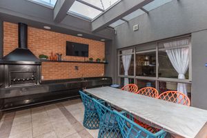 Image 40 - 329244