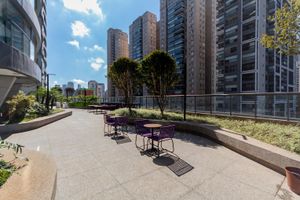 Image 14 - 887413