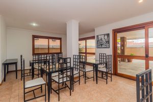 Image 37 - 820126