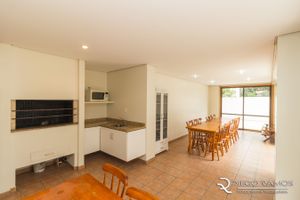 Image 24 - 927872