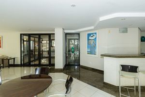 Image 34 - 925799