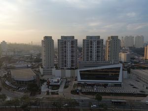 Image 6 - 853021