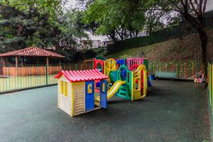 Image 36 - 858057