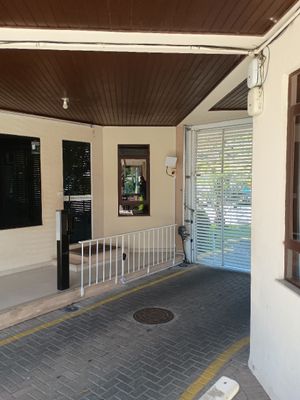 Image 12 - 51869