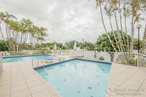 Image 6 - 5230