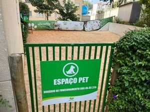 Image 3 - 52300