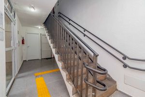Image 25 - 897630