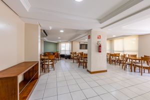 Image 6 - 5237
