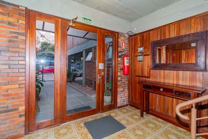 Image 35 - 886362