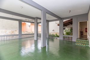 Image 42 - 832999