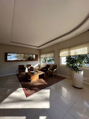 Image 17 - 924690