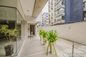 Image 1 - 528