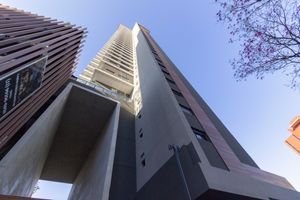 Image 10 - 825048