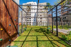 Image 8 - 869581