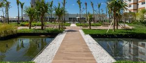 Image 6 - 884421