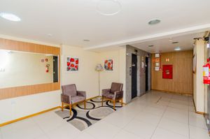 Image 22 - 877466