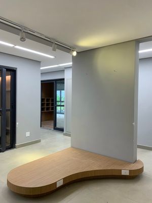 Image 19 - 818053