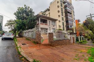 Image 5 - 826405