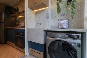 Image 3 - 871875