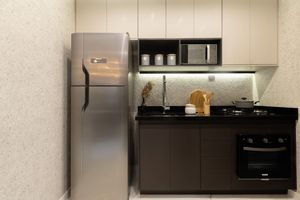 Image 3 - 877295
