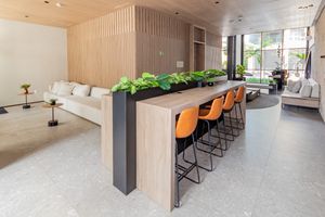 Image 15 - 815241