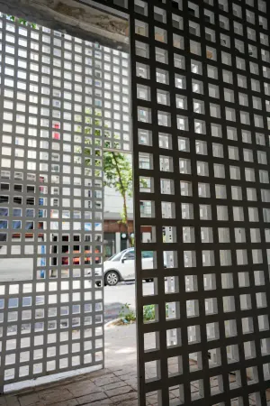 Image 12 - 875769