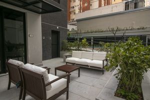 Image 13 - 877908