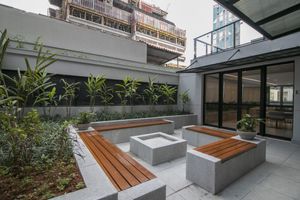 Image 9 - 877908