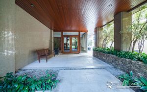 Image 1 - 550