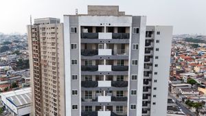 Image 9 - 55017