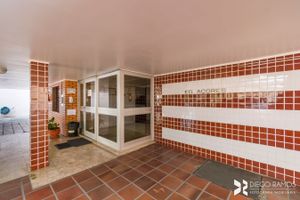 Image 3 - 552