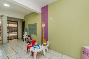Image 24 - 810661