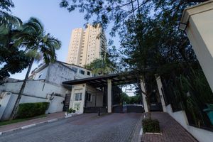 Image 36 - 871810
