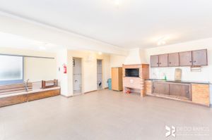 Image 30 - 203993