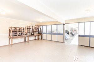 Image 32 - 203993