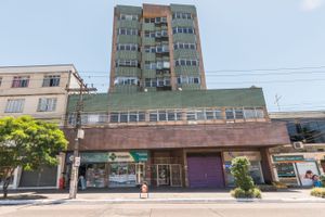 Image 12 - 883114