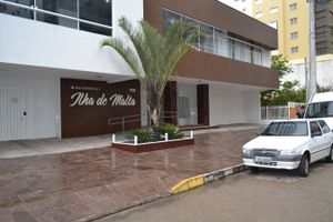 Image 1 - 5610